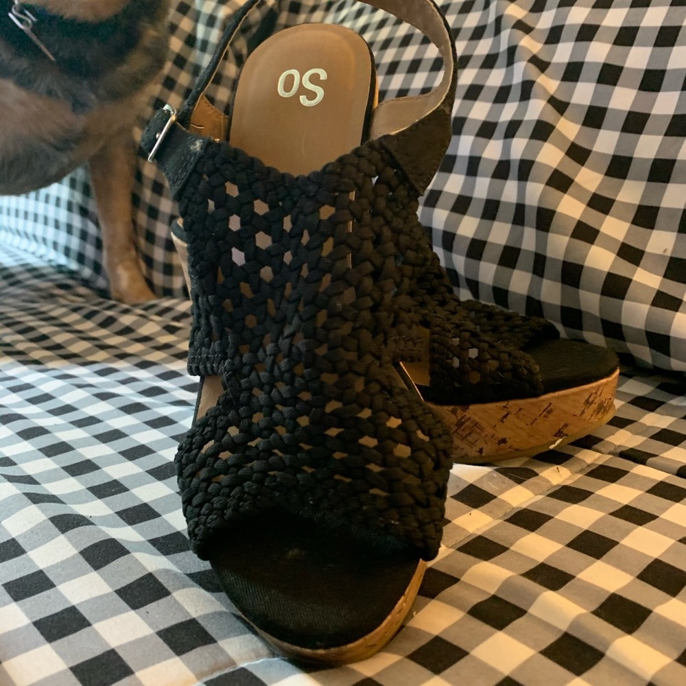 Sexy Black wedges size 7. Worn once. From Kohl’s.